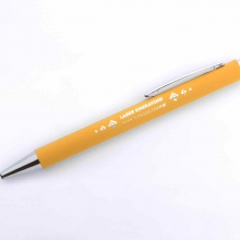 żółty długopis z lustrzanym grawerem